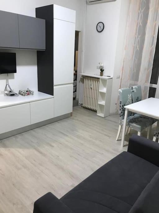 Appartamento In Zona Bocconi Milán Exteriér fotografie