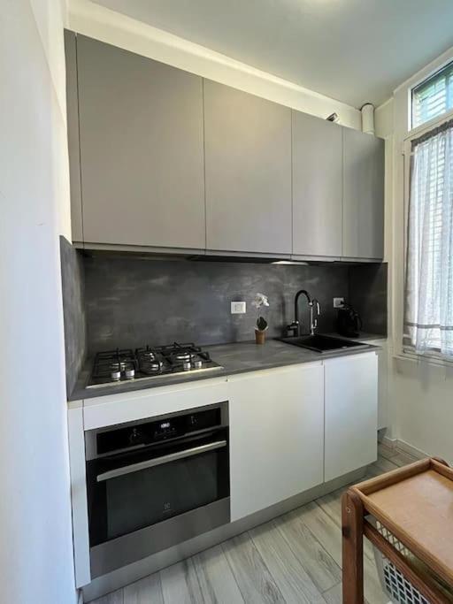 Appartamento In Zona Bocconi Milán Exteriér fotografie